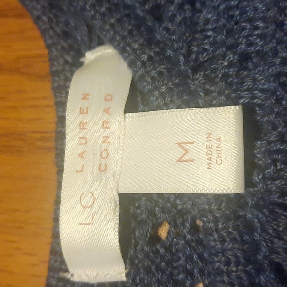 LC Lauren Conrad crocheted cold-shoulder blue sweater size medium - Picture 9 of 12